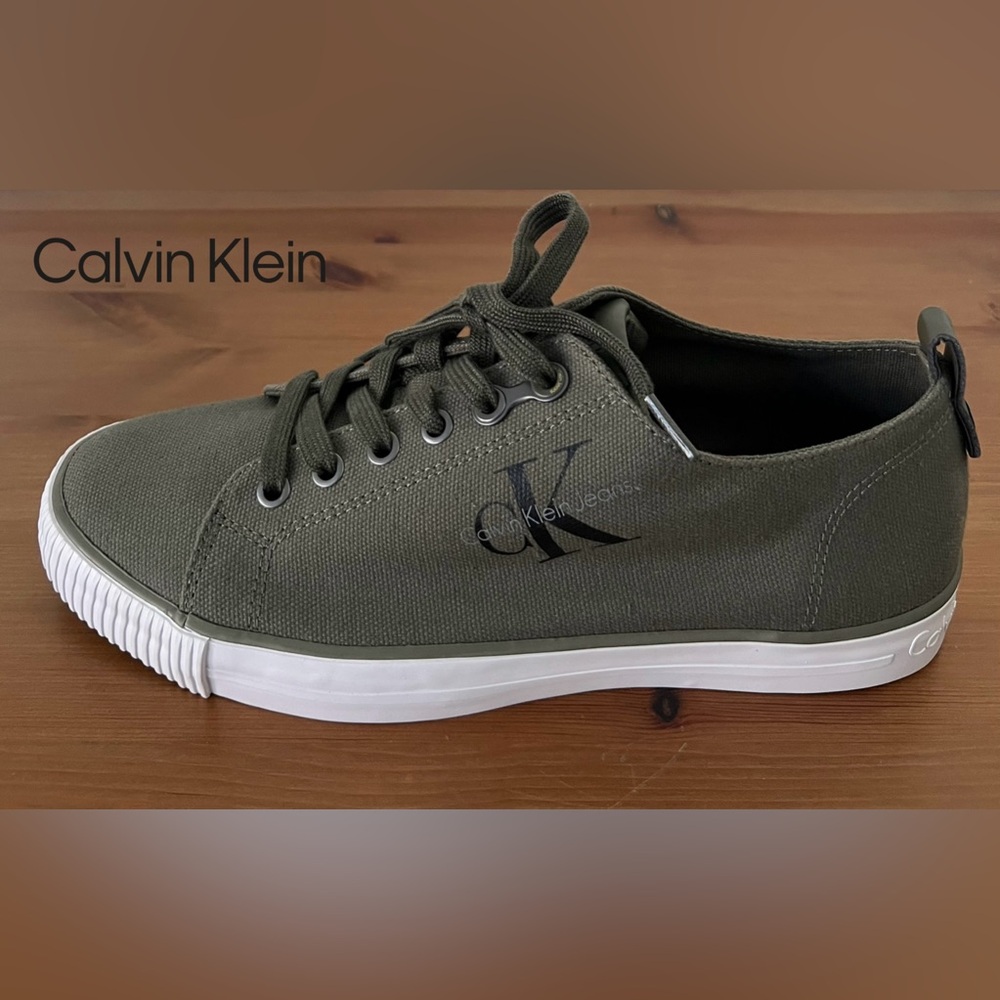 🆕Calvin Klein Men’s Green Sneakers | Size: 7.5